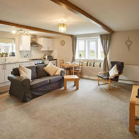 Host & Stay - Cosy Cottage Emley 외부 사진