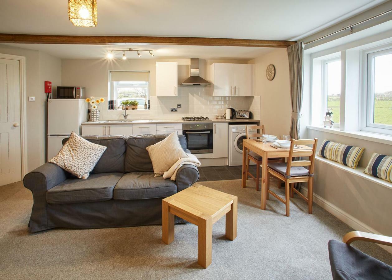 Host & Stay - Cosy Cottage Emley 외부 사진