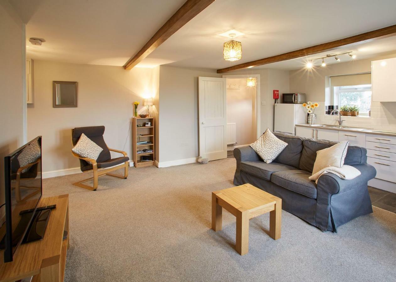 Host & Stay - Cosy Cottage Emley 외부 사진