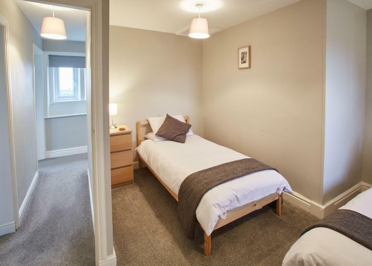 Host & Stay - Cosy Cottage Emley 외부 사진