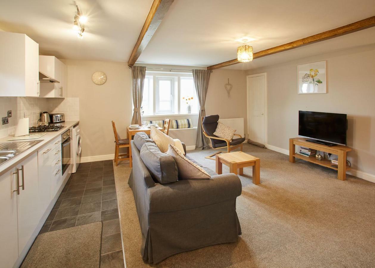 Host & Stay - Cosy Cottage Emley 외부 사진