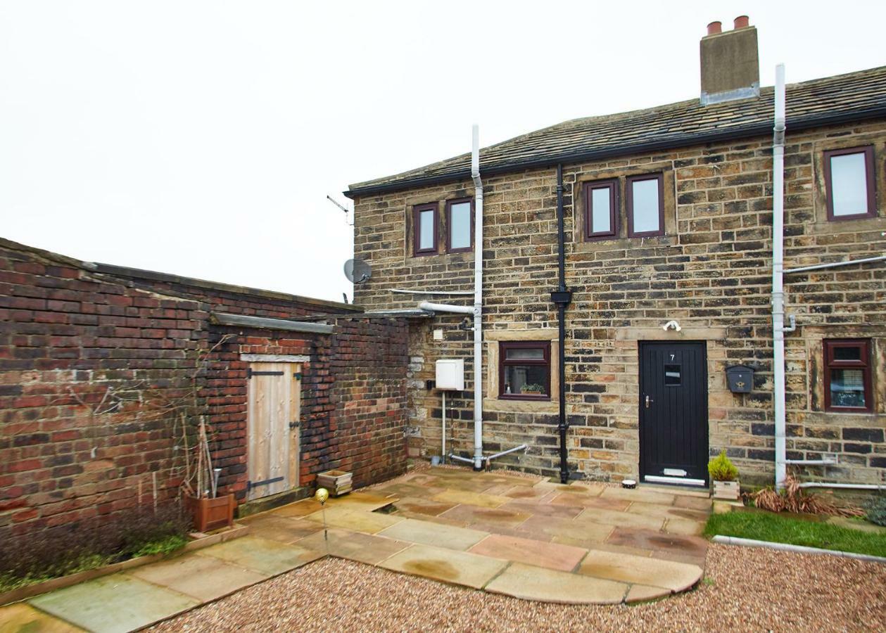 Host & Stay - Cosy Cottage Emley 외부 사진