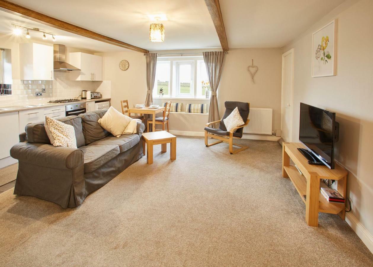 Host & Stay - Cosy Cottage Emley 외부 사진